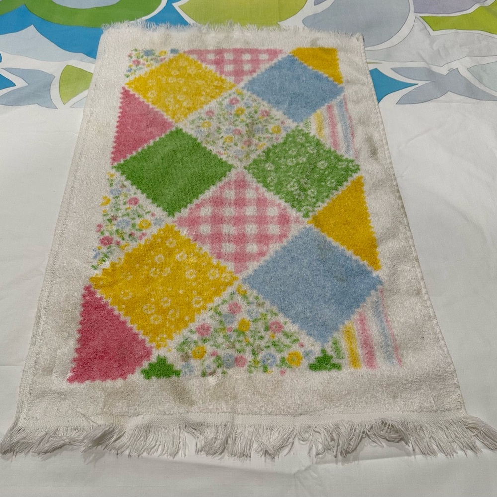 ❌SOLD❌Vintage 70’s Cannon MCM Cottage Core Floral Patchwork Fringe Hand Towel